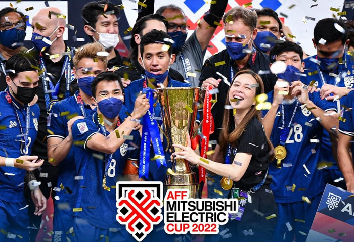 Madam Pang đóng góp rất lớn trong vai trò trưởng đoàn để tuyển Thái Lan vô địch AFF Cup 2021.