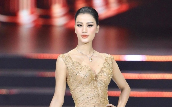 Hương Ly đáp trả vì lại bị đả kích tiếng Anh yếu kém: Tại sao các bạn LGBT lại cười mỉa mai mình? Ảnh 2