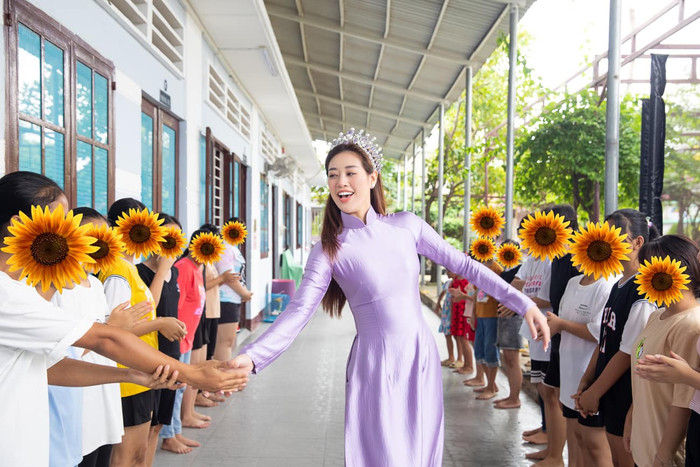 Khánh Vân trong một hoạt động thiện nguyện mới đây.