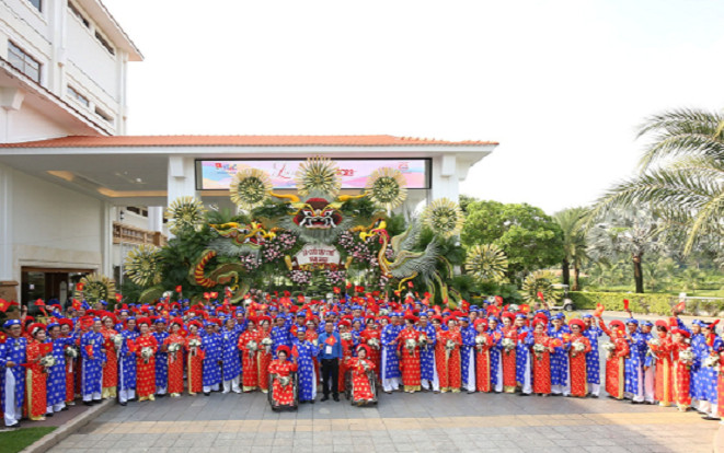 100 cặp đôi hạnh phúc kết hôn tập thể trong ngày Quốc khánh 2/9 Ảnh 2