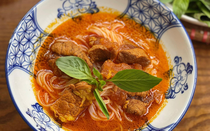 Đến Bạc Liêu thưởng thức món bún 'vừa ăn vừa khóc' Ảnh 2