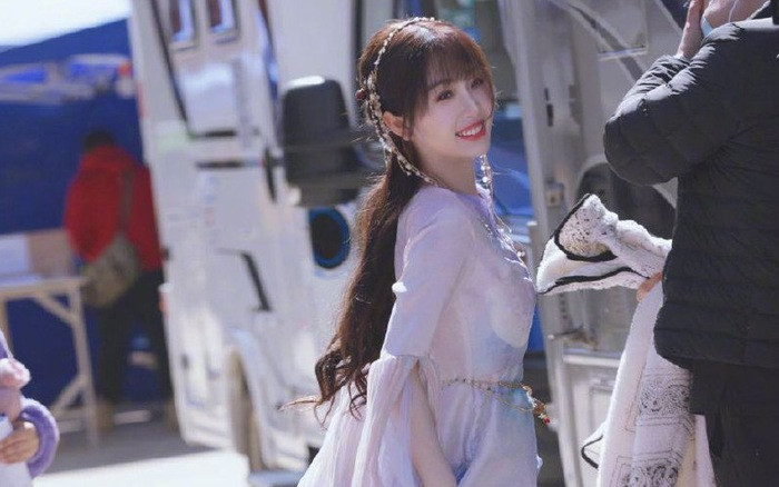 Tranh cãi việc Ngu Thư Hân vượt mặt Triệu Lộ Tư trở thành nữ diễn viên hot nhất lứa sau 95 Ảnh 3