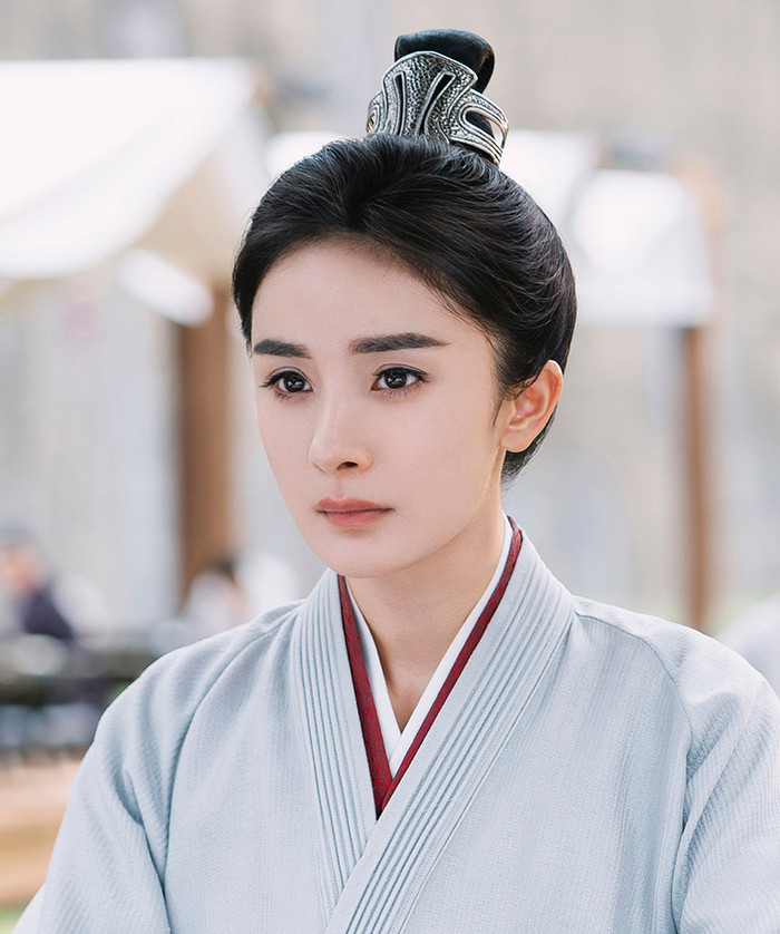 Những sao nữ hạng A như Dương Mịch khó tìm được bạn diễn phù hợp.