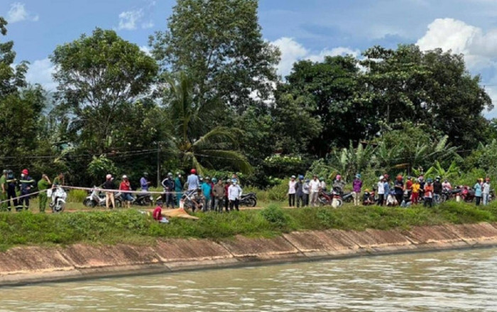 Phát hiện thi thể 3 mẹ con dưới lòng kênh Ảnh 2