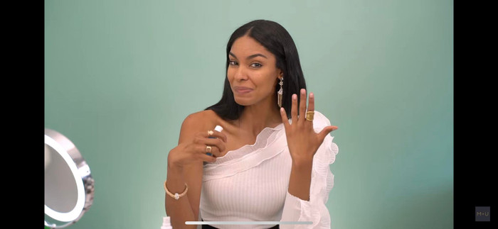 Đại diện Puerto Rico cũng gây bất ngờ với mặt mộc hoàn hảo. Với nhan sắc này, người đẹp chỉ cần trang điểm nhẹ nhàng cũng đủ nổi bật.