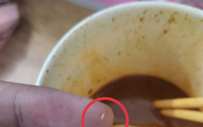 Familymart tạm ngừng bán lẩu ly sau khi bị tố 'có dòi' trong món ăn Ảnh 2