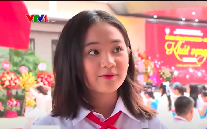 Nữ sinh khiến CĐM đốn tim khi xuất hiện trên sóng truyền hình, soi 'info' hóa ra là gương mặt thân quen Ảnh 2