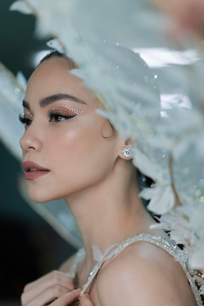 Nhảy 'sương sương' cùng dàn người đẹp Miss Universe, Hồ Ngọc Hà được khen lấn lướt nhan sắc đàn em Ảnh 4