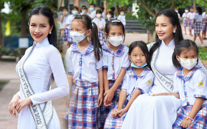 Ngọc Châu 'khóa chặt tim fan' với áo dài trắng tinh khôi: Phải duy trì outfit này tại Miss Universe Ảnh 2