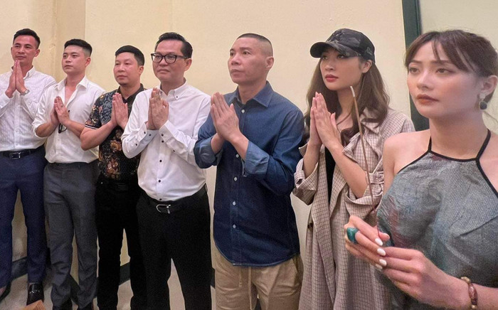 NSND Công Lý dâng hương Tổ Nghiệp, vừa vui vừa tủi khi gặp đồng nghiệp hậu biến cố sức khỏe Ảnh 2