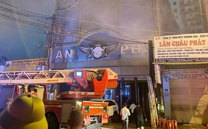 Cháy quán karaoke tại Bình Dương: Đã có 12 người tử vong Ảnh 2