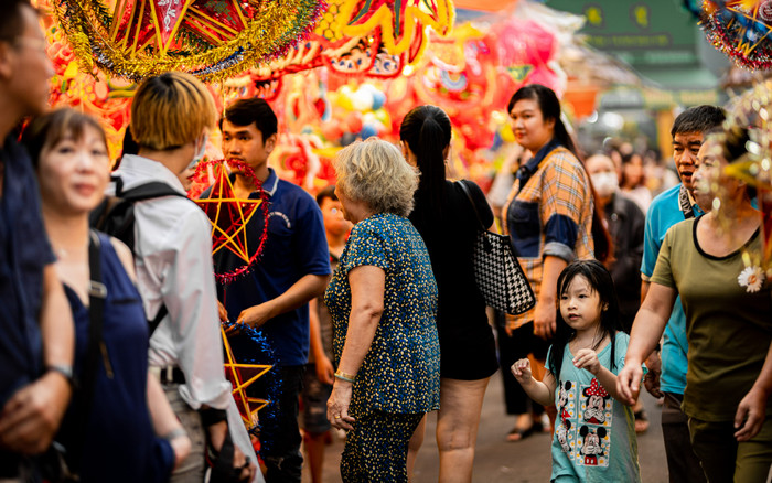 Phố lồng đèn lớn nhất Sài Gòn nhộn nhịp trước dịp Trung thu Ảnh 2