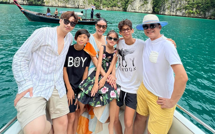 Gia đình Hà Kiều Anh vi vu trên đảo Phuket Thái Lan: 'Gần 30 năm mới trở lại nơi này' Ảnh 2