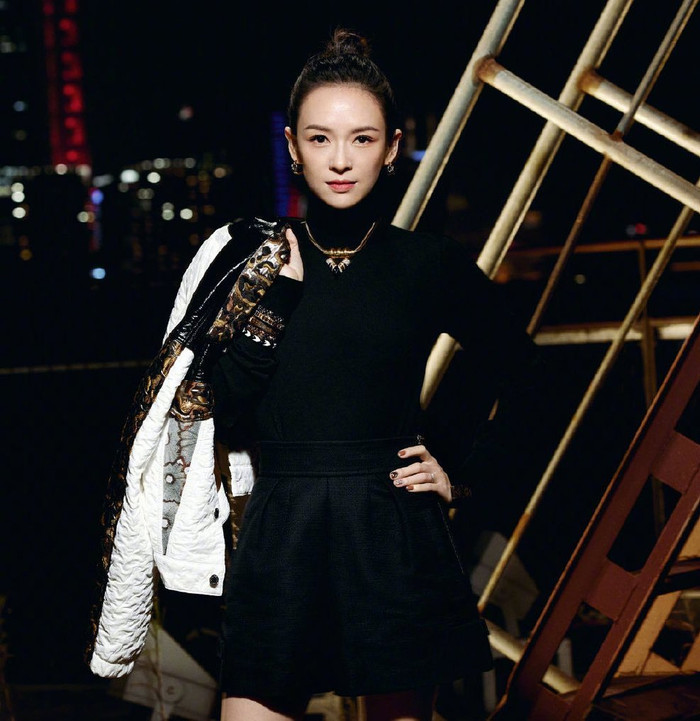 và 'chị đại' Chương Tử Di. 