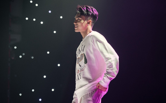 Em trai Sơn Tùng được khen ngợi ngoại hình khi đi diễn quán bar nhưng dính nghi vấn hát nhép? Ảnh 5