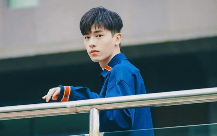 Ảnh đời thường của Tân Vân Lai.