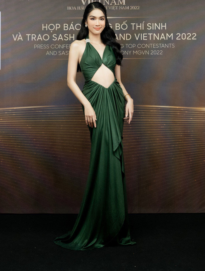 Thùy Tiên - Lương Thùy Linh - Ngọc Thảo chặt nhau chan chát trên thảm đỏ: Ai là Miss Cut-out? Ảnh 8