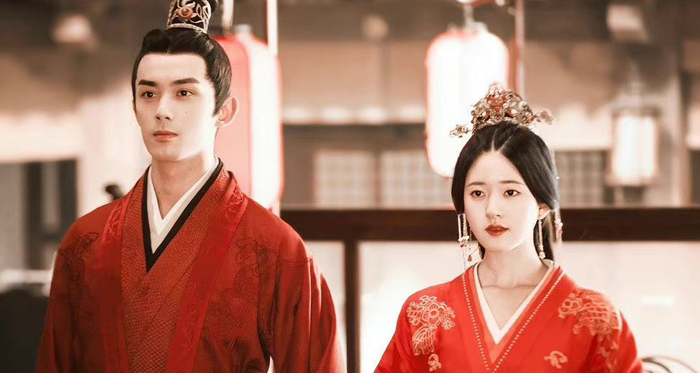 Chính nhờ sự ăn ý, thân thiết với nhau từ trong phim ra tới ngoài đời mà Ngô Lỗi và Triệu Lộ Tư được con dân đẩy thuyền rất tích cực. 