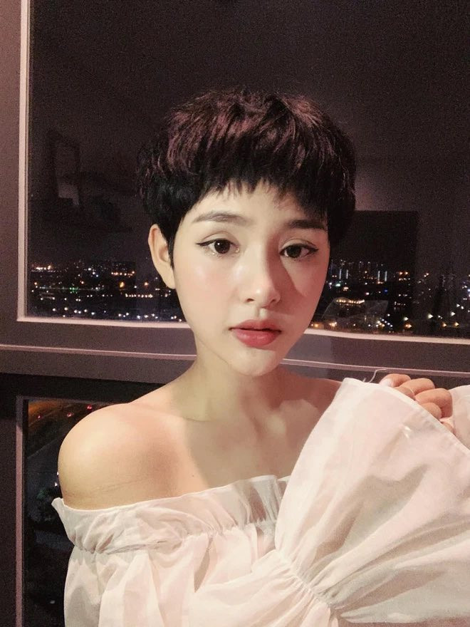 Hiền Hồ bị réo tên vào một vụ ồn ào tình cảm, liên quan tới một người đàn ông trung tuổi.