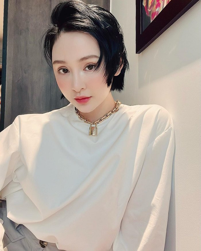 Động thái này càng cho thấy nữ ca sĩ đã sẵn sàng trở lại đường đua âm nhạc sau ồn ào 'anh em nương tựa'.