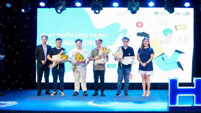 4 sinh viên Việt Nam được Google vinh danh vì thắng giải Công nghệ ở vị trí cao nhất