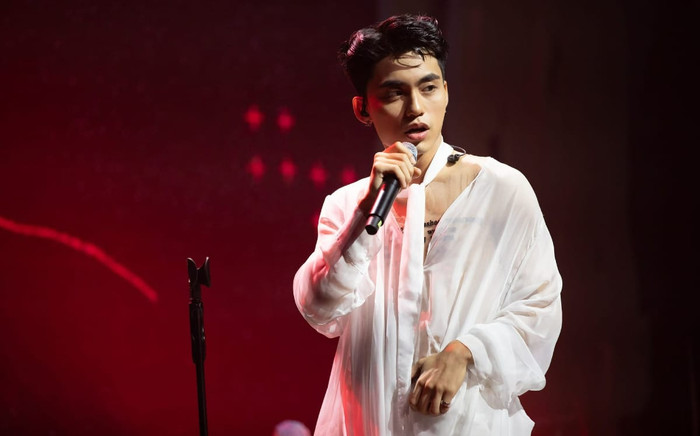 Clip biểu diễn bản hit debut của em trai Sơn Tùng bất ngờ khiến dân mạng tranh cãi: Nguyên do từ đâu? Ảnh 2