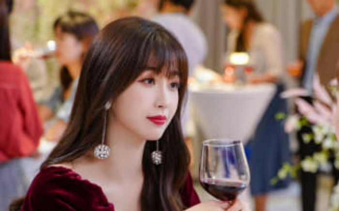 Ngu Thư Hân khiến khán giả ngỡ ngàng khi đem theo số lượng trang phục khổng lồ tới đoàn làm phim mới Ảnh 2