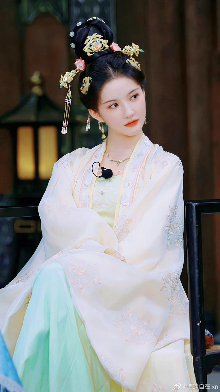 Hy vọng nhan sắc và kỹ năng diễn xuất của Lưu Tá Ninh sẽ đi đôi với nhau. 