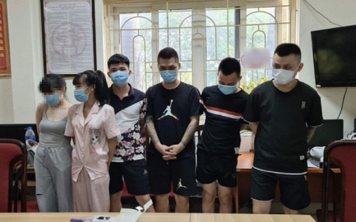 8 nam thanh nữ tú 'bay lắc' trong căn hộ chung cư ở Hà Nội Ảnh 2