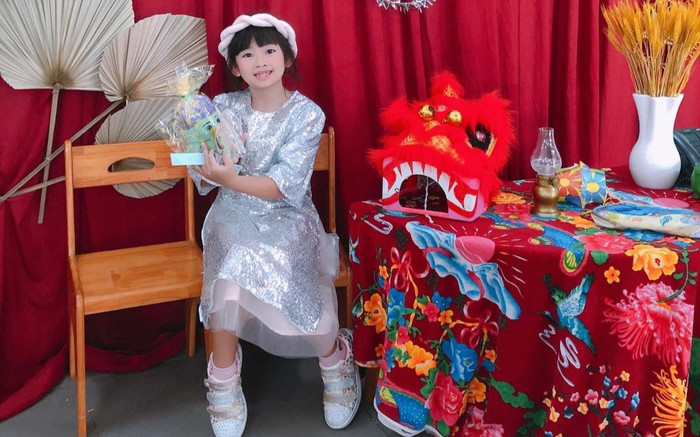 Con gái Mai Phương xinh xắn, dễ thương đón lễ Trung thu tại trường Ảnh 2