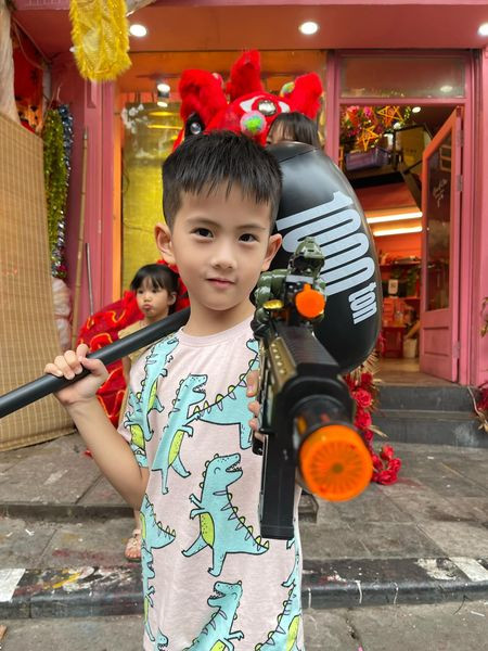Minh Quân đặc biệt hết mực yêu thương và quan tâm các cháu trong gia đình