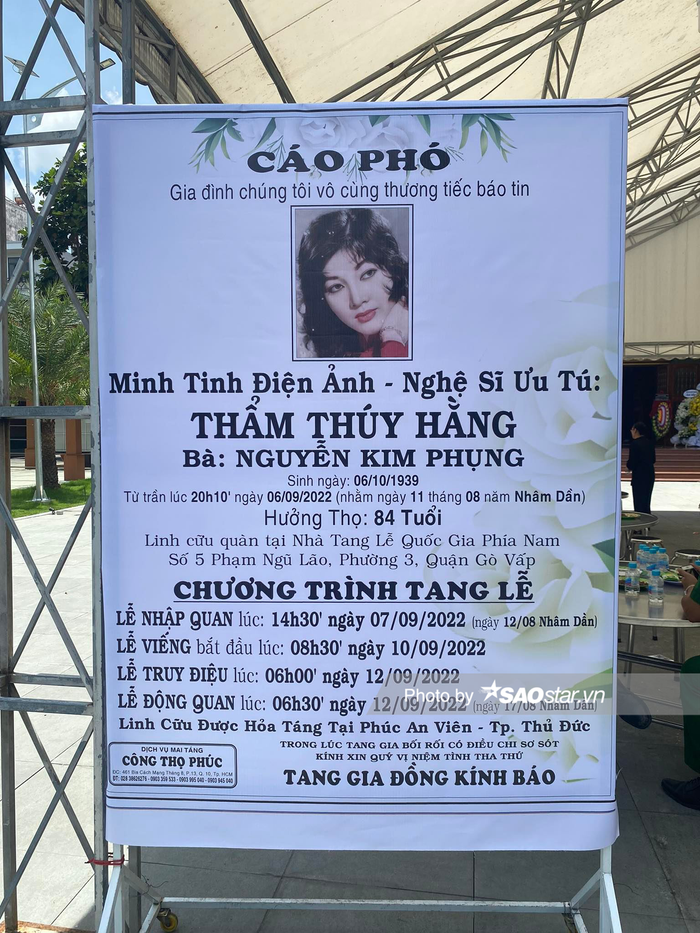 Lễ viếng diễn viên Thẩm Thúy Hằng: Xót xa dòng chữ của NSND Kim Cương, Vũ Thanh chia sẻ kỷ niệm đáng nhớ Ảnh 2