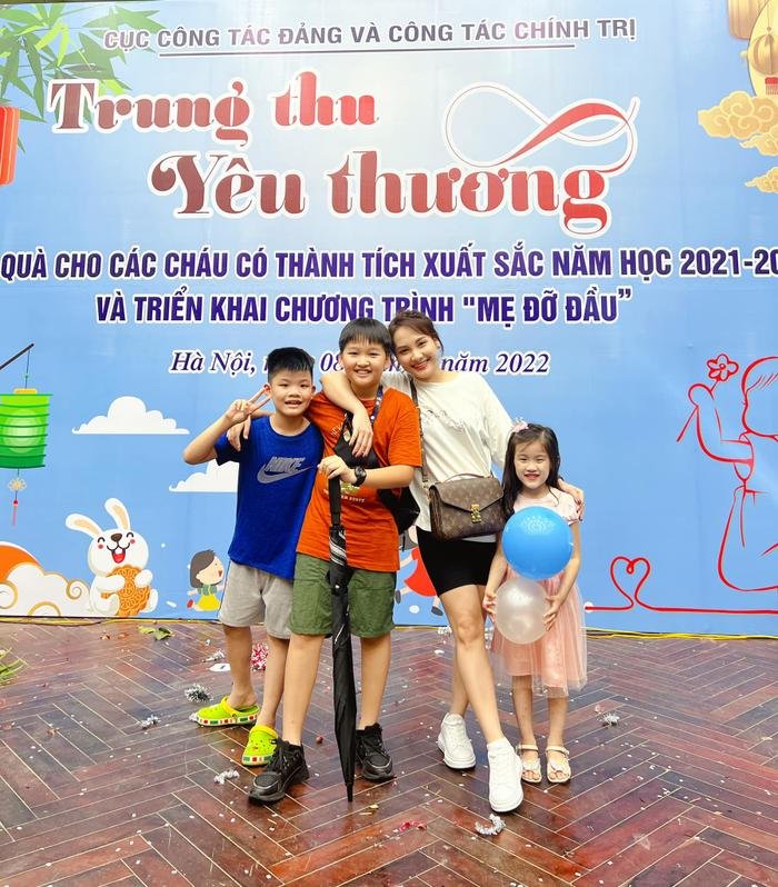 Sao Việt nô nức đón Trung thu: Đông Nhi tụ tập bạn bè, Phương Oanh trổ tài nấu ăn Ảnh 3