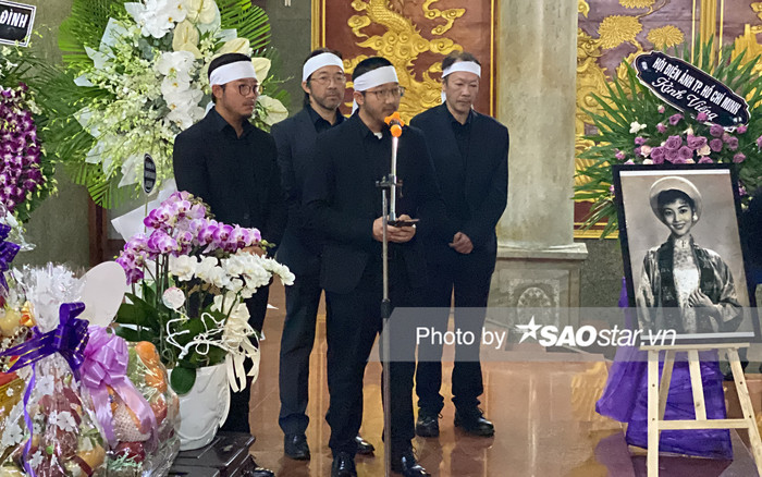 Con trai Thẩm Thúy Hằng đọc điếu văn cảm tạ trong lễ di quan, NSND Kim Cương bật khóc nức nở Ảnh 2
