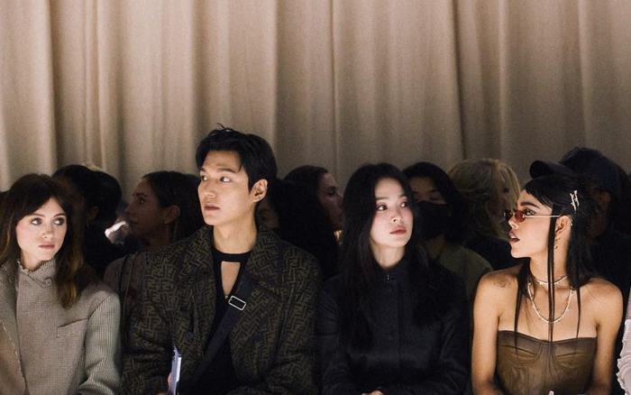 Song Hye Kyo nổi bần bật khi chung khung hình với mỹ nhân ngoại quốc.