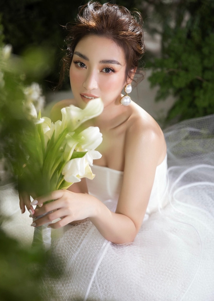 Khán giả đang nóng lòng đếm ngược từng ngày chờ nàng Hậu lên xe hoa.