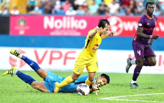 HLV Kiatisuk: Văn Toàn bị ảnh hưởng tâm lý vì hợp đồng với HAGL Ảnh 2