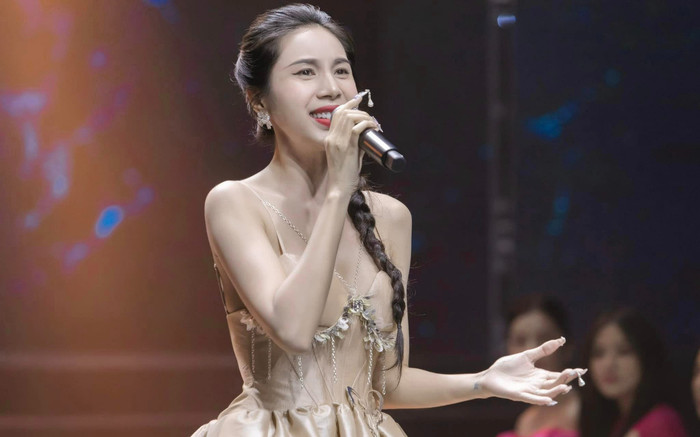 Hậu lùm xùm với Nathan Lee, Thủy Tiên chạy show nhưng không còn hát 'Giấc mơ tuyết trắng' Ảnh 2