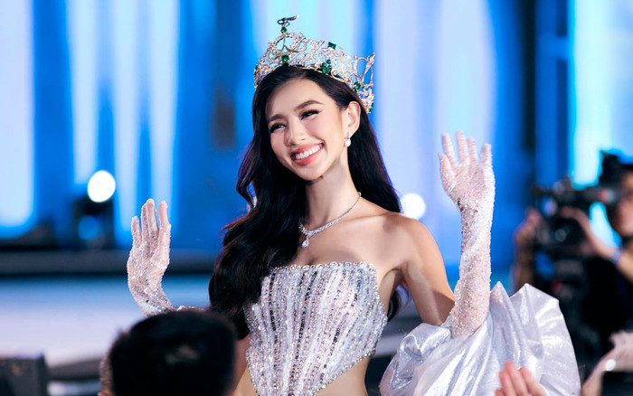 Lịch trình dày như 'sớ', Hoa hậu Thuỳ Tiên chứng minh: Muốn có nhiệm kỳ khiến cho mọi người tự hào Ảnh 2