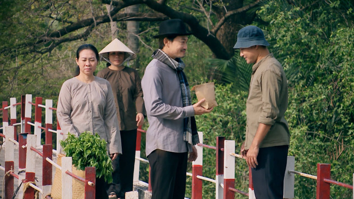 Duyên Kiếp tập 33: Huệ bị sàm sỡ, Hai Lương xông vào cắn kẻ xấu để bảo vệ vợ Ảnh 8