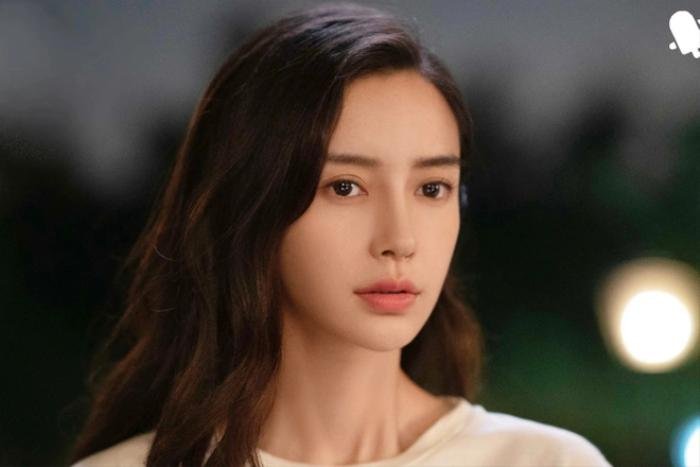 Angelababy lại bị chụp lén ảnh phì phèo hút thuốc: Lần này là do bạn thân hại? Ảnh 3