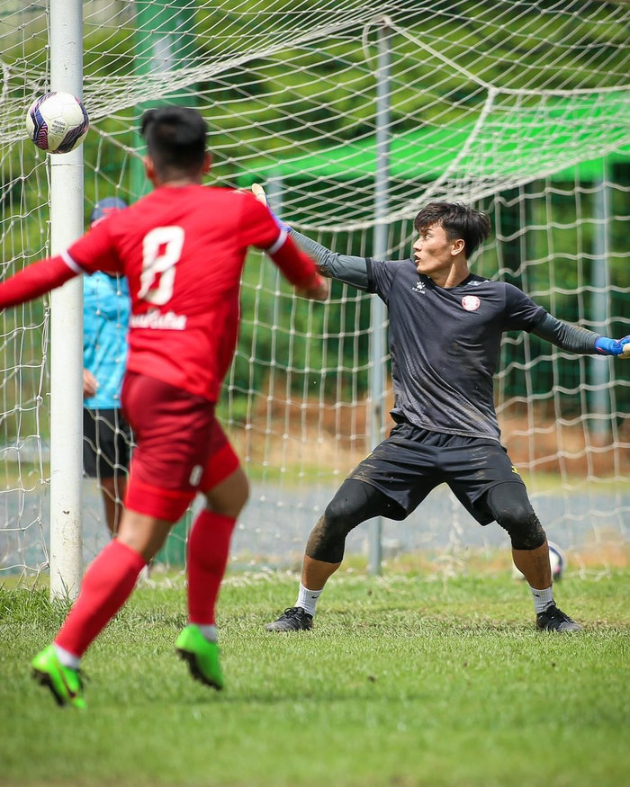 Thủ môn Bùi Tiến Dũng chưa biết mùi chiến thắng ở V.League 2022 Ảnh 2