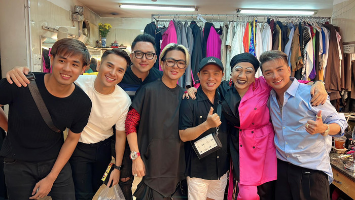 Hình ảnh do Đàm Vĩnh Hưng chia sẻ.