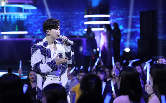 Gặp sự cố với chiếc micro, Chi Dân vội 'cầu cứu' khán giả Ảnh 2