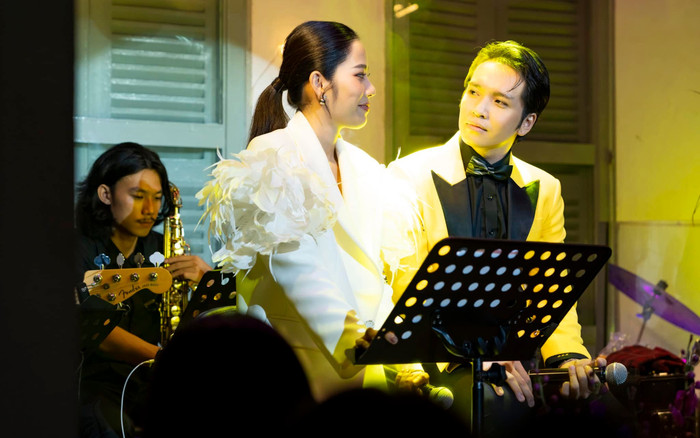 Nam Em - Bạch Công Khanh chăm sóc, quan tâm nhau đầy tình tứ khi tập nhạc khiến dân mạng quắn quéo! Ảnh 2