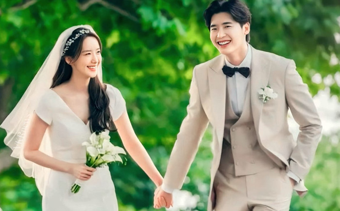 Lee Jong Suk và YoonA trăn trở điều gì khi Big Mouth kết thúc? Ảnh 2