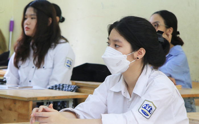 Biến động điểm chuẩn đại học 2022: Ngành giảm mạnh, ngành 9,9 điểm/môn vẫn trượt Ảnh 2