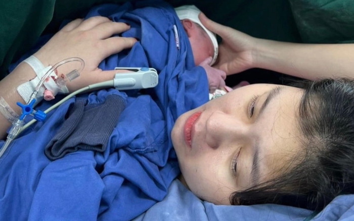 Trung vệ Thành Chung hạnh phúc đón nhóc tỳ đầu lòng Ảnh 2