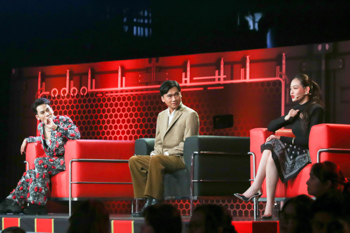 Cả ba nghệ sĩ vô cùng hào hứng trước màn phá kỷ lục của võ sư Hà Văn Hiệp