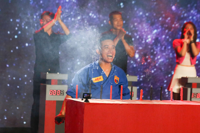 Hình ảnh của võ sư Hà Văn Hiệp tại chương trình Trò Chơi Trời Cho